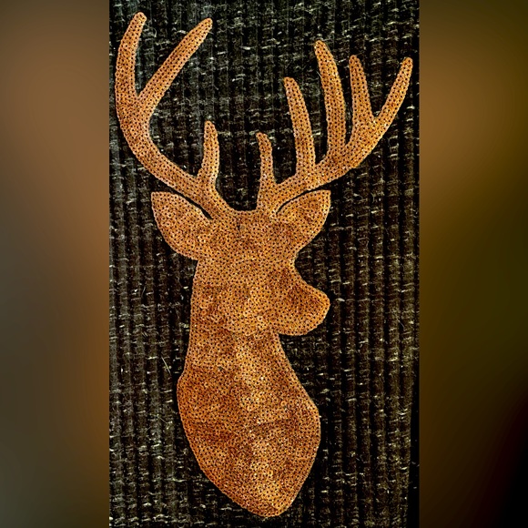 ❤️Women’s sweater top❤️Deer made of Sequins❤️🍁women’s size large🍁 - Picture 1 of 4